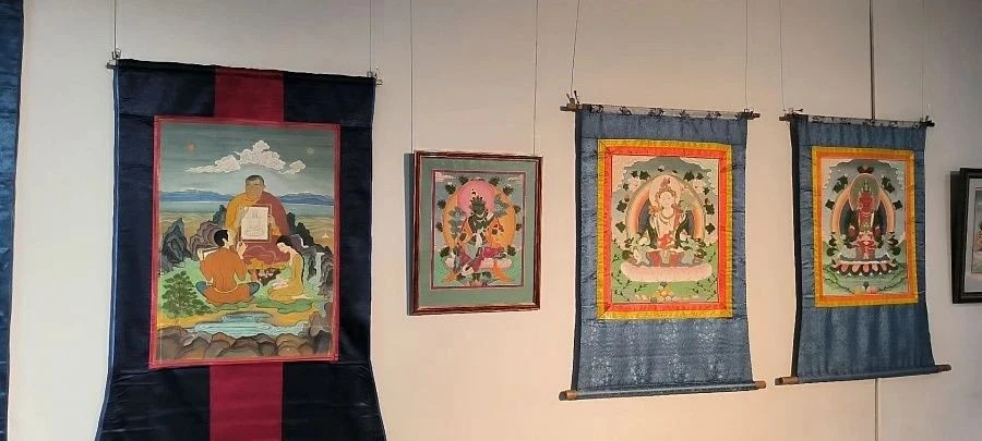 🎨 В Музее истории Бурятии открылась персональная выставка Нимацырен Дондоковой