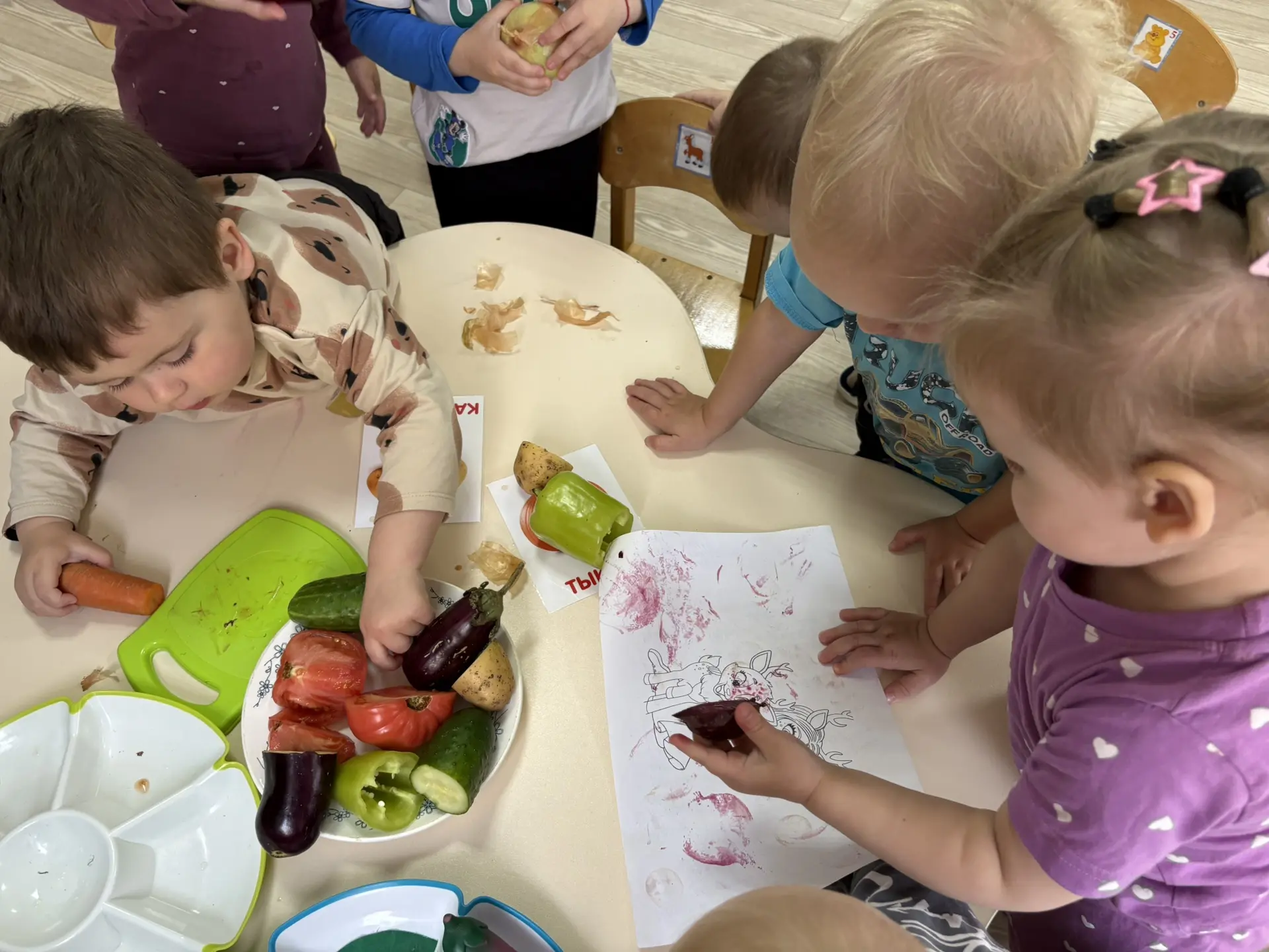 🥬Овощи «вживую»: как мы развивали ощущения в младшей группе.