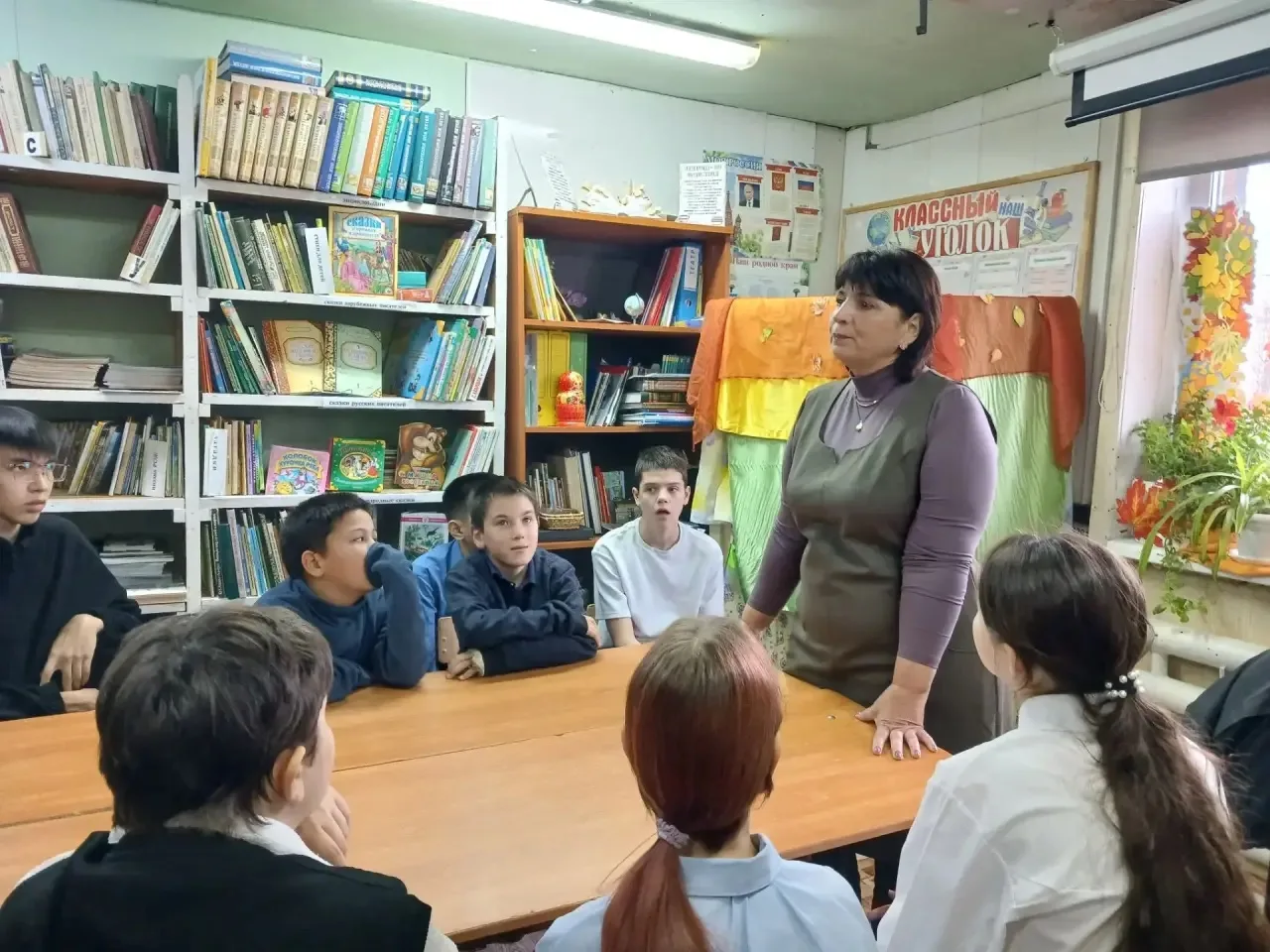«Тепло сердец для любимых мам»: в школе прошел творческий мастер-класс 💐