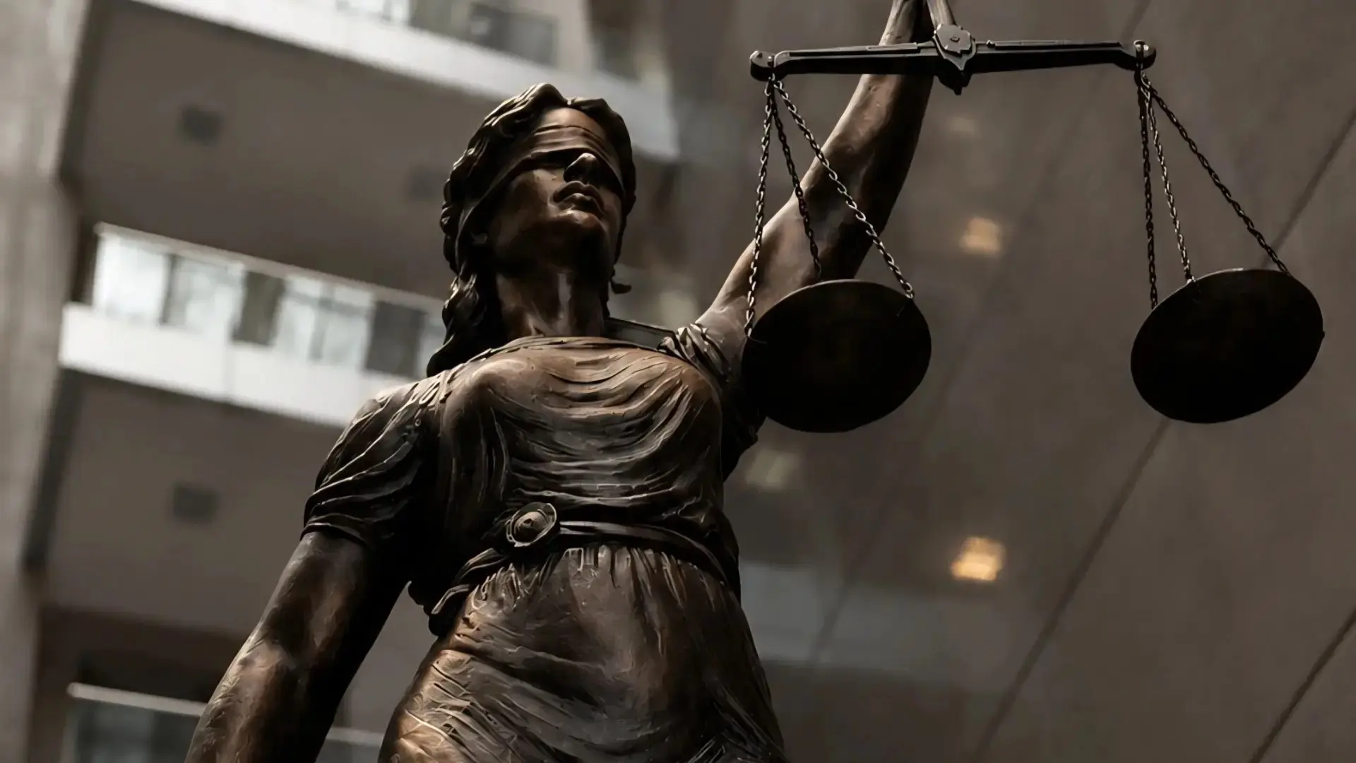 Суды всё чаще предпочитают штрафы лишению свободы, держа курс на гуманизацию. Но гражда...