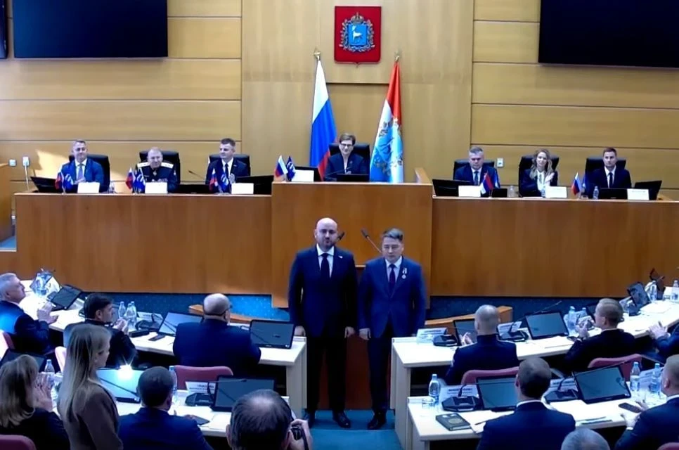 🏅 Денис Гурков получил знак «За вклад в развитие Самарской области»