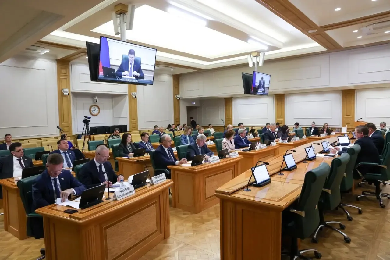 На заседании Комитета Совета Федерации по федеративному устройству, региональной полити...