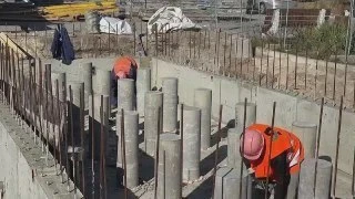 У «Комсомольца» устанавливают фонтан