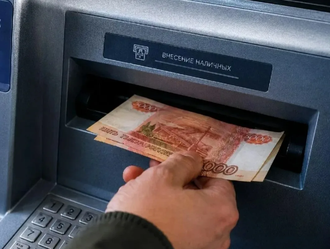 💳 Россияне не могут пополнить кредитные карты из-за долгов по налогам