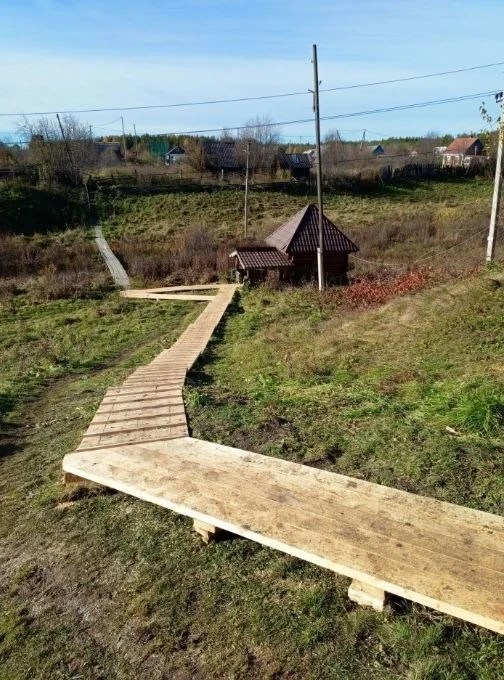 По многочисленным просьбам жителей города отремонтирован тротуар к роднику «Крещенский»...