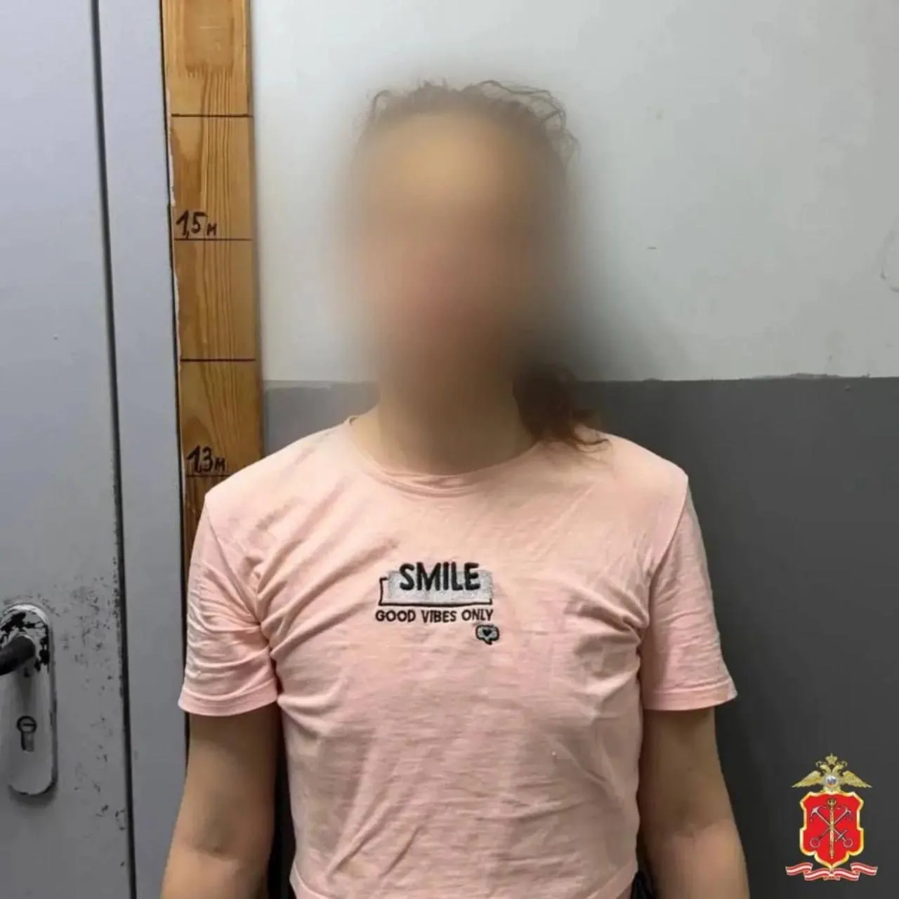 Женщина напала с ножом на троих мужчин возле ресторана в Санкт-Петербурге