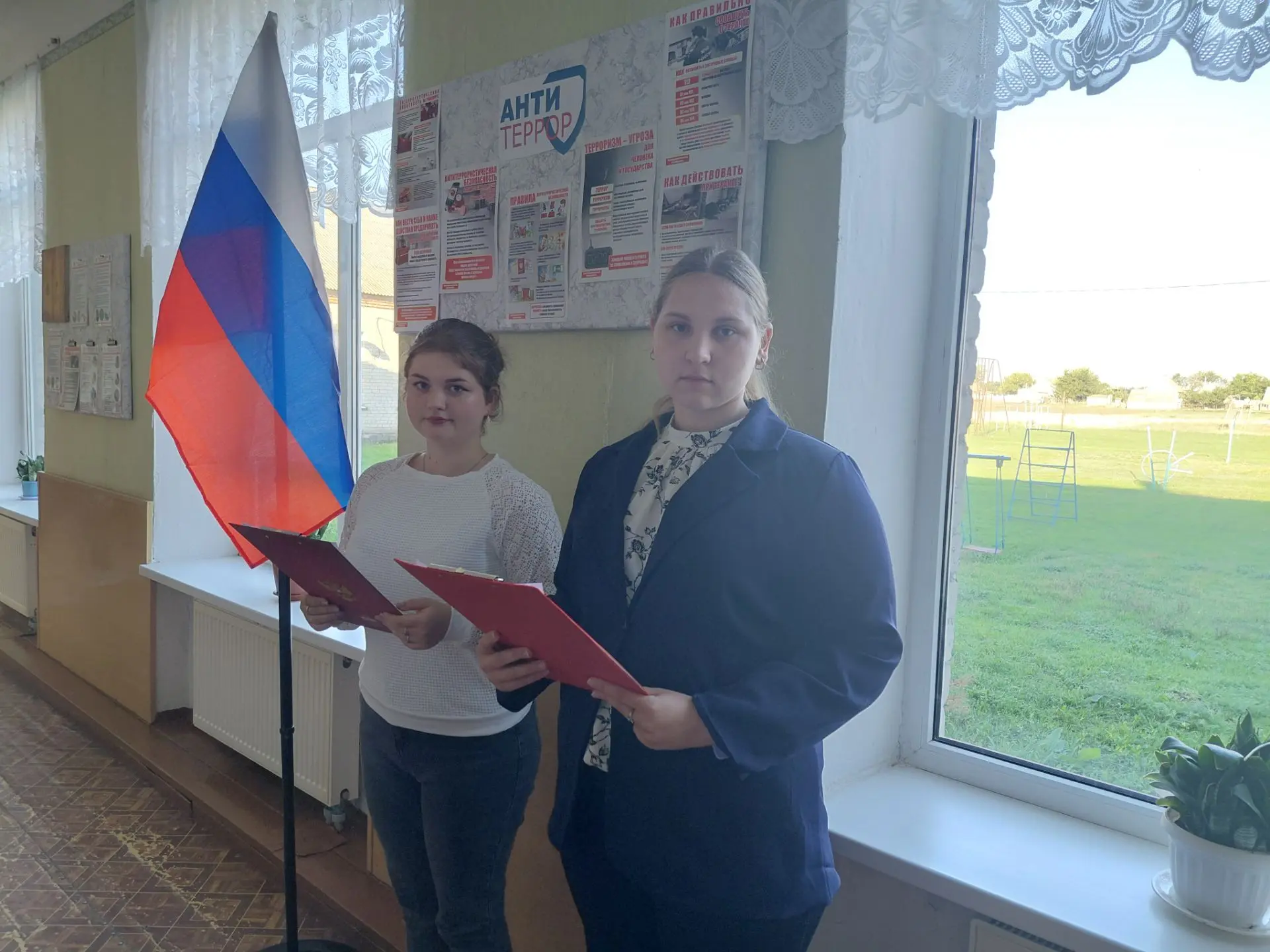 🛑🌐 Культура и безопасность в сети: в Воскресенской школе № 58 прошла важная линейка!