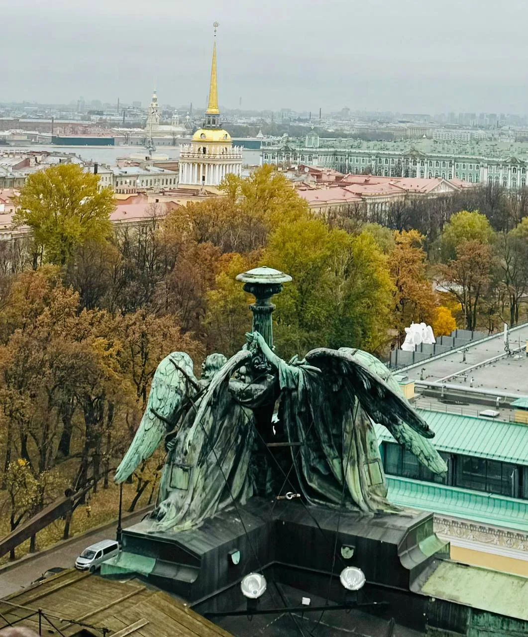 Немного Петербургской осени вам в ленту.