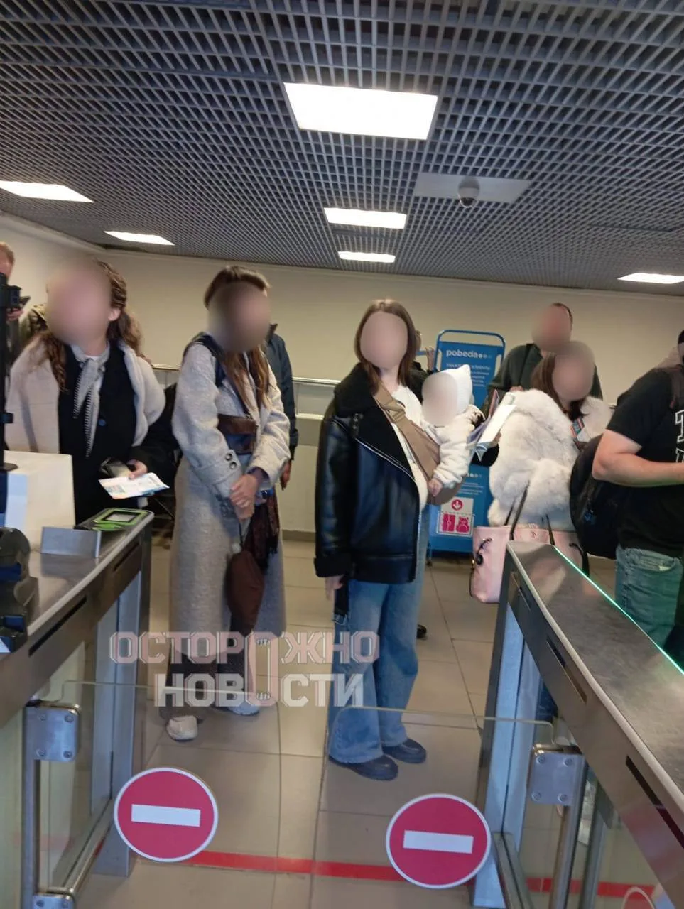 Рейс Нижнекамск-Москва посадили в Пулково из-за ограничений в Москве.