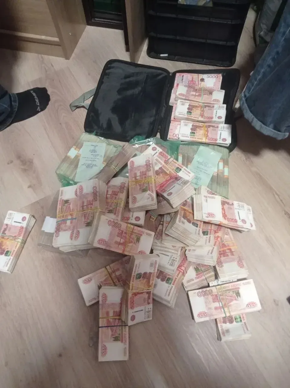 💸 Девять лет Север топили нефтью втрое дороже закупки — перед судом предстанут четверо...