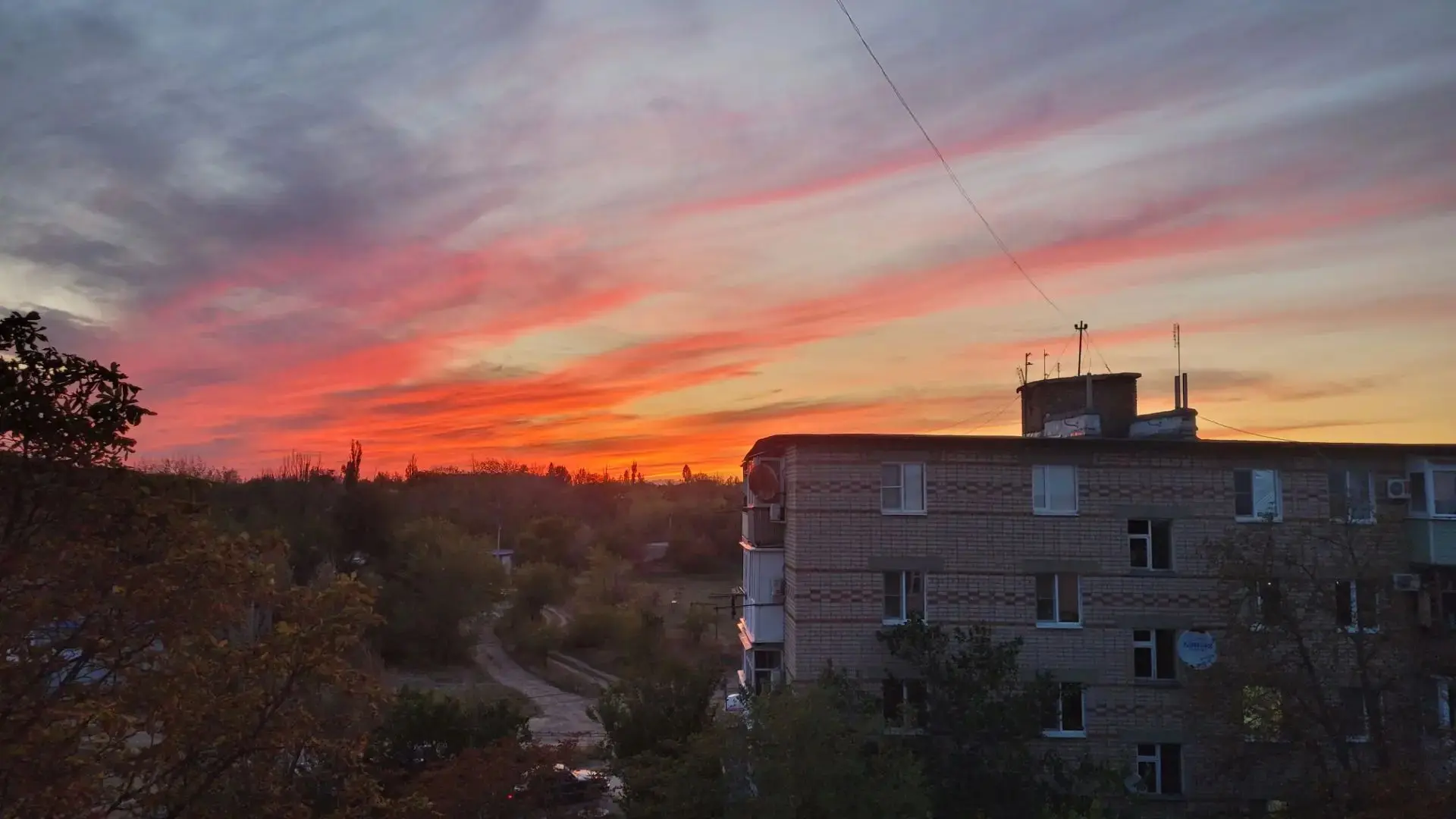 Осенью закаты ярче