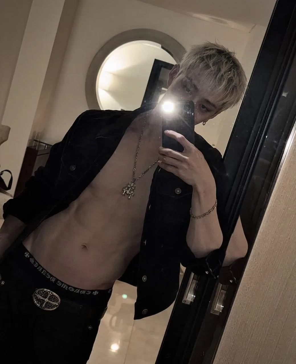 Ну кроме как "малый повзрослел" ничего на ум не идёт🤤😍
