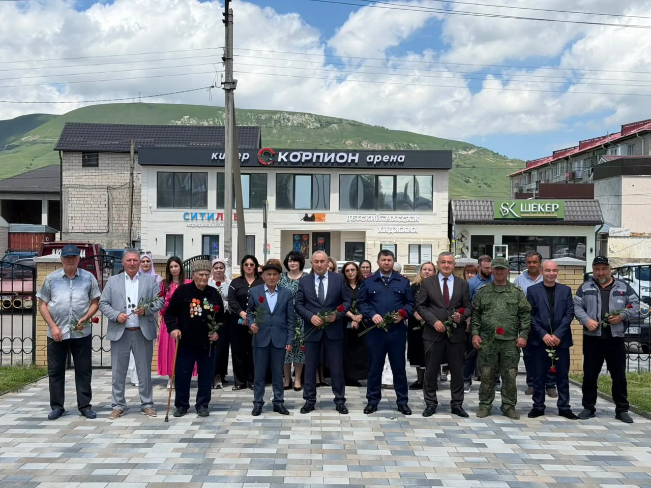 Сегодня, в День памяти и скорби, жители Малокарачаевского муниципального района почтили...
