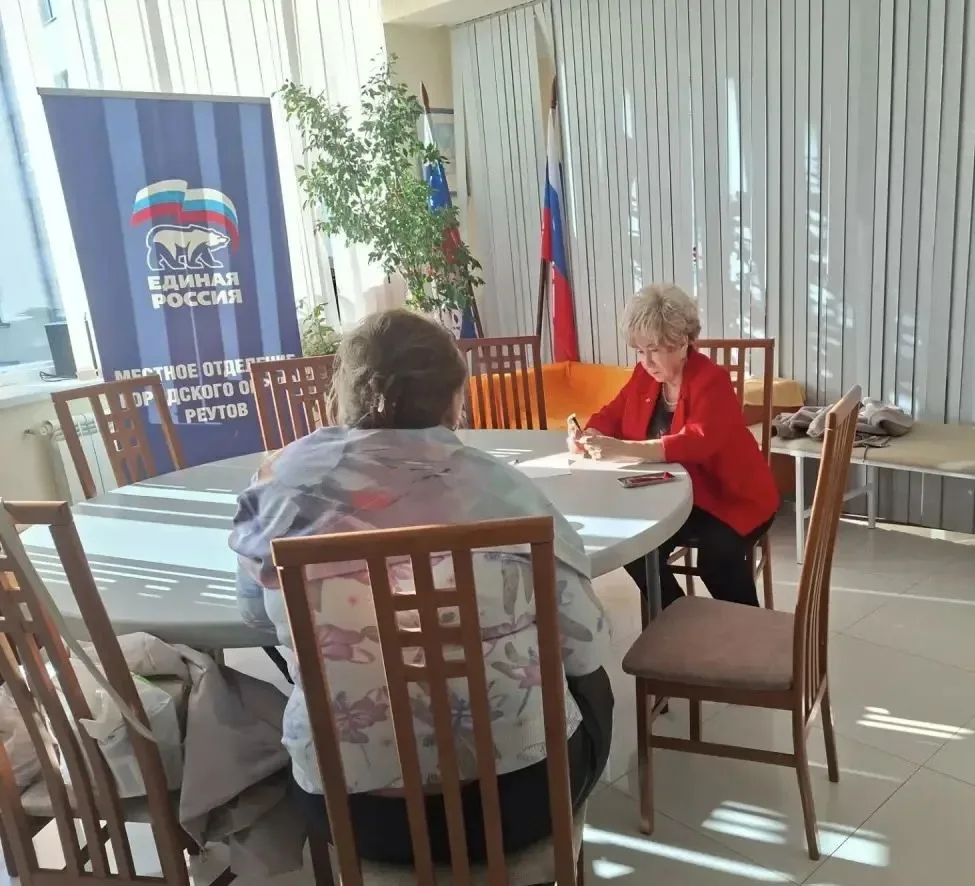Ко мне на приём обратилась жительница Реутова Елена по вопросу сноса гаража. Ситуация т...