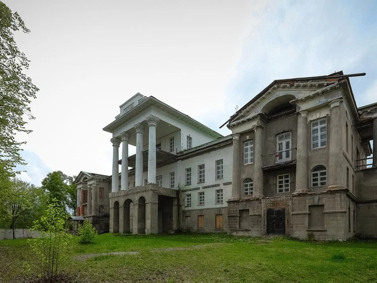 В Кыштыме парку возле усадьбы Демидовых хотят вернуть исторический пейзаж, сообщает МК-...