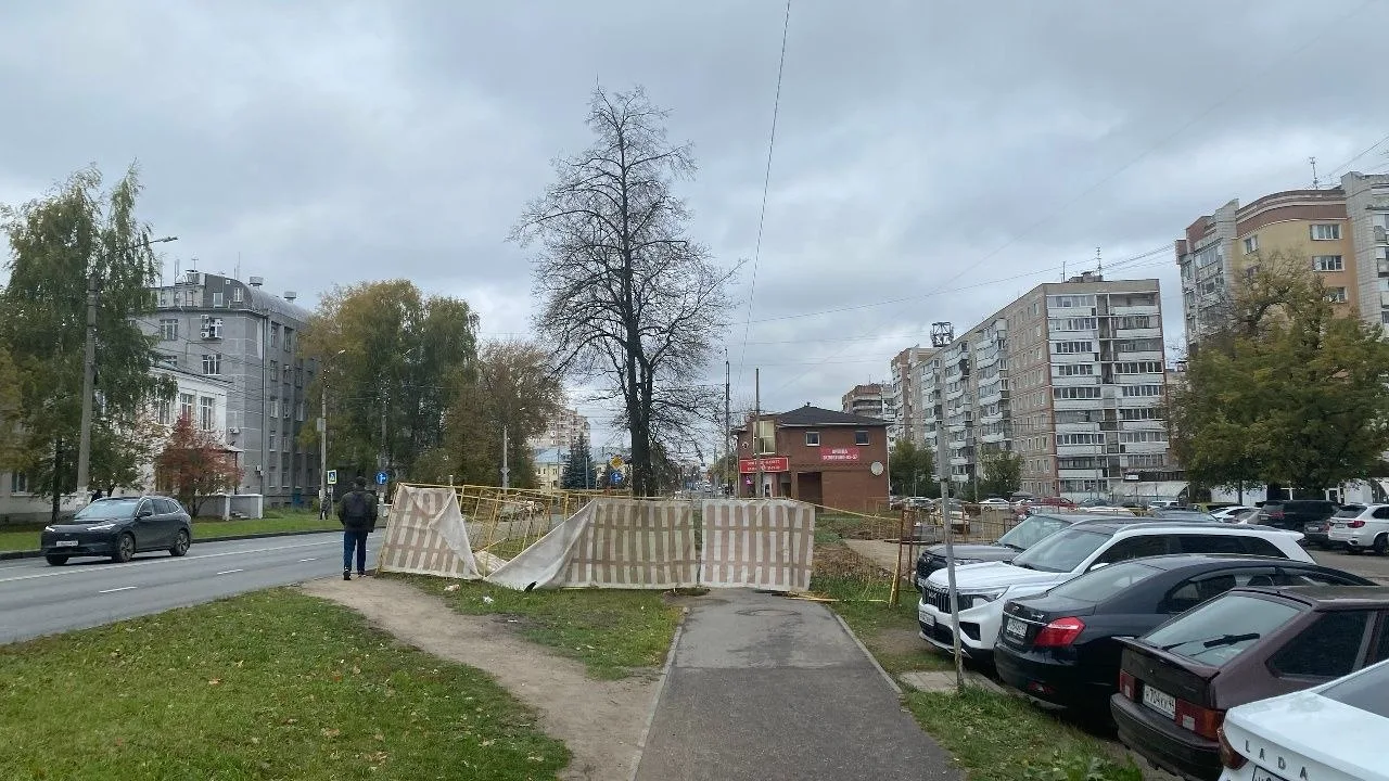 Тротуар на улице Ивана Сусанина откроют до 16 октября.
