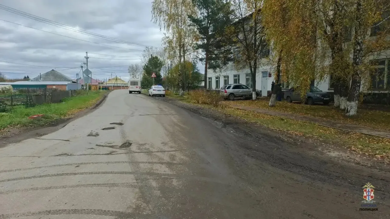 Вчера в 14:50 в дежурную часть ОМВД России по Тарскому району поступило сообщение о ДТП...
