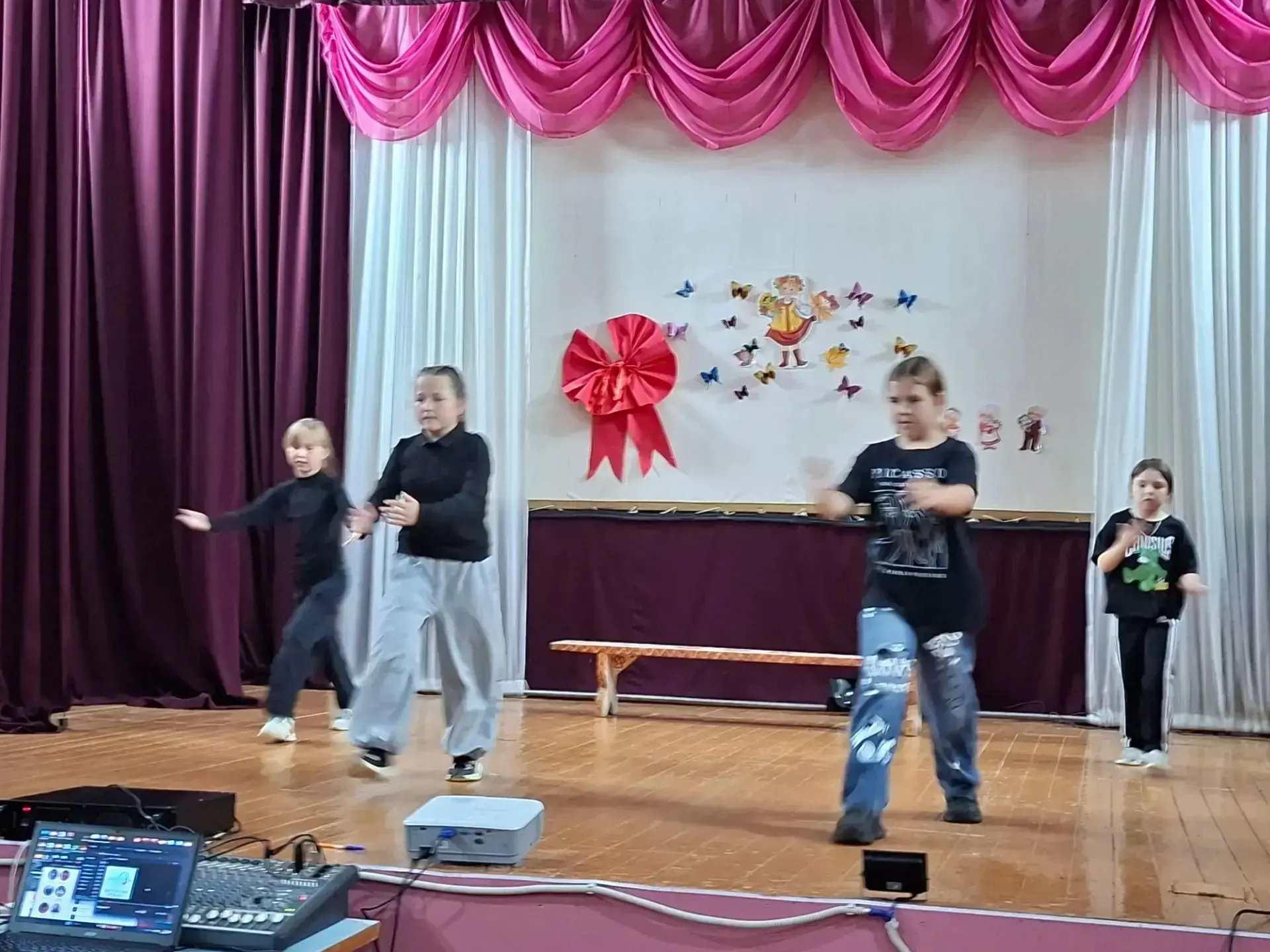 В осеннем календаре есть необычная дата, когда сердце переполняется чувством глубокой п...