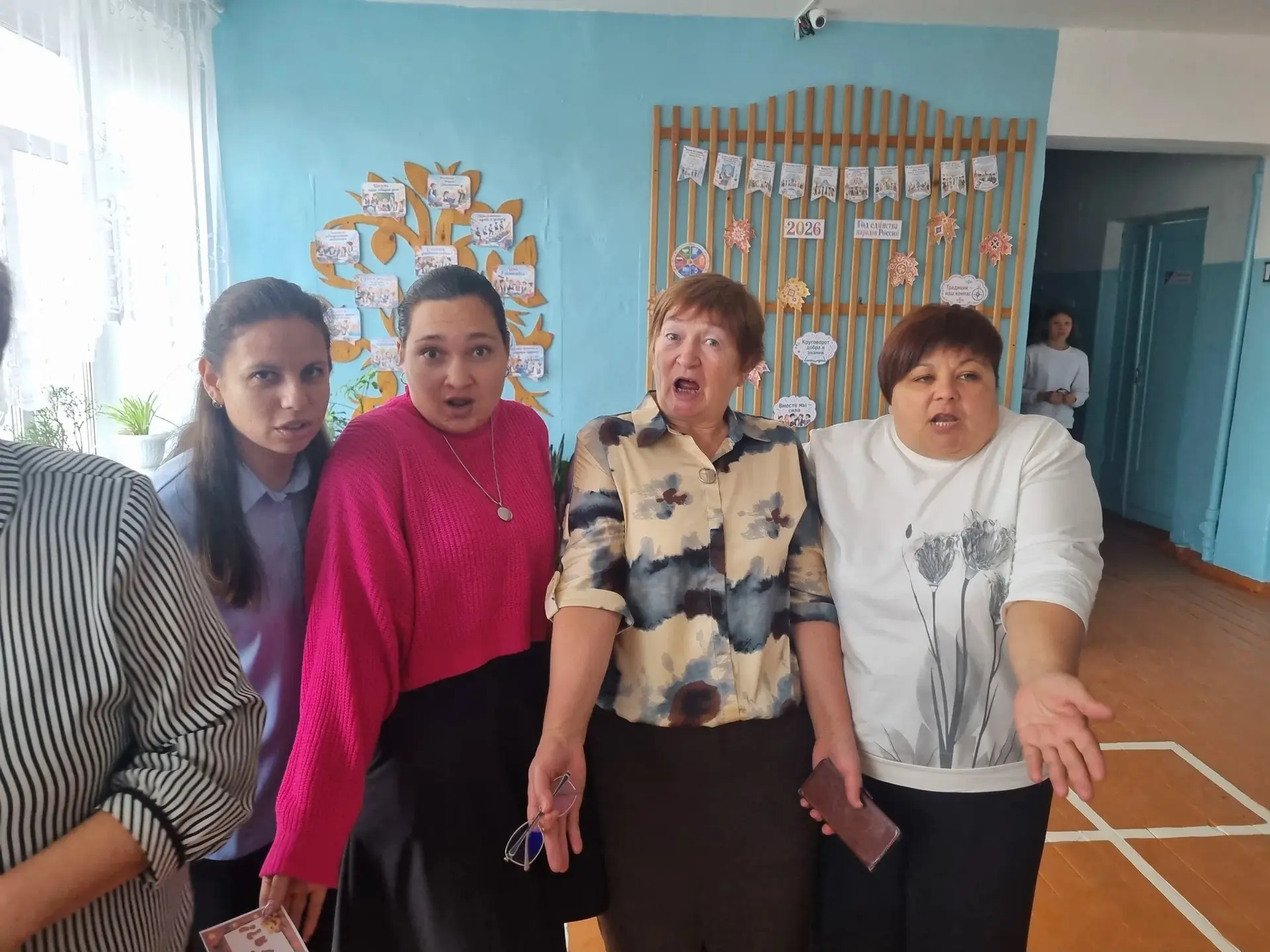 В День учителя для наших любимых учителей активисты подготовили интерактивные перемены ...