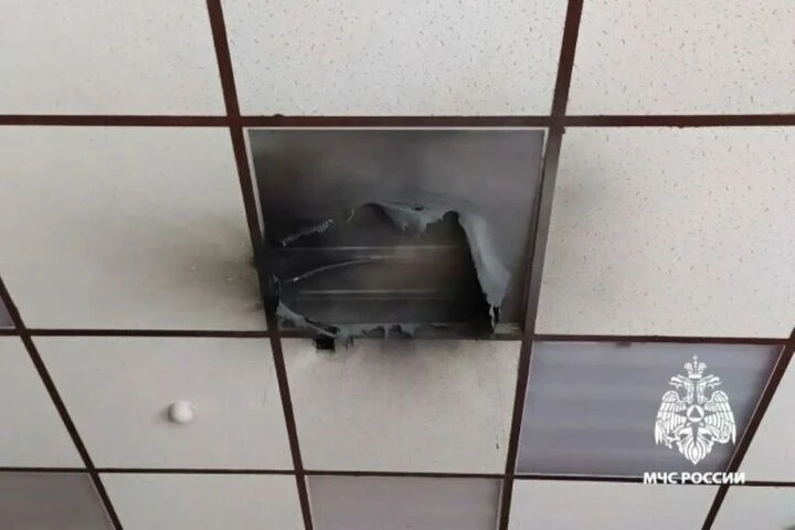 В Костроме в магазине на первом этаже жилого дома загорелся светильник 🔥