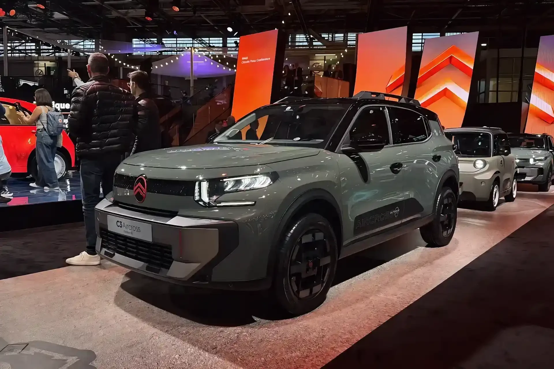 Премьера внедорожной версии Citroen C3 Aircross Outdoor состоялась на Парижском автосал...