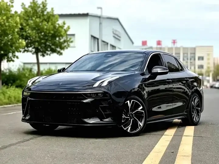 🔥 Lynk & Co 03 — седан, который не собирается быть скучным