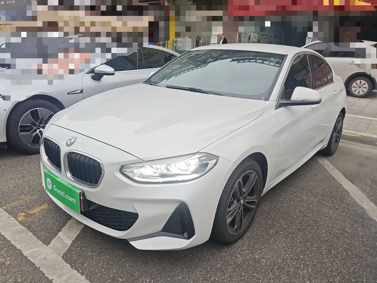Для любителей BMW специально нашел целую машину. Обычно они все стукнутые по несколько ...