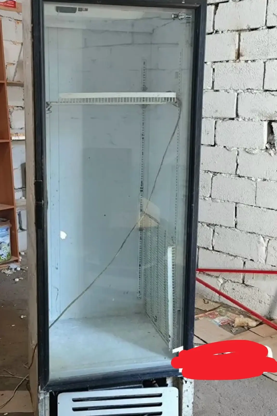 Продам холодильную витрину под напитки. По 15000 каждая , рабочие .Донецк