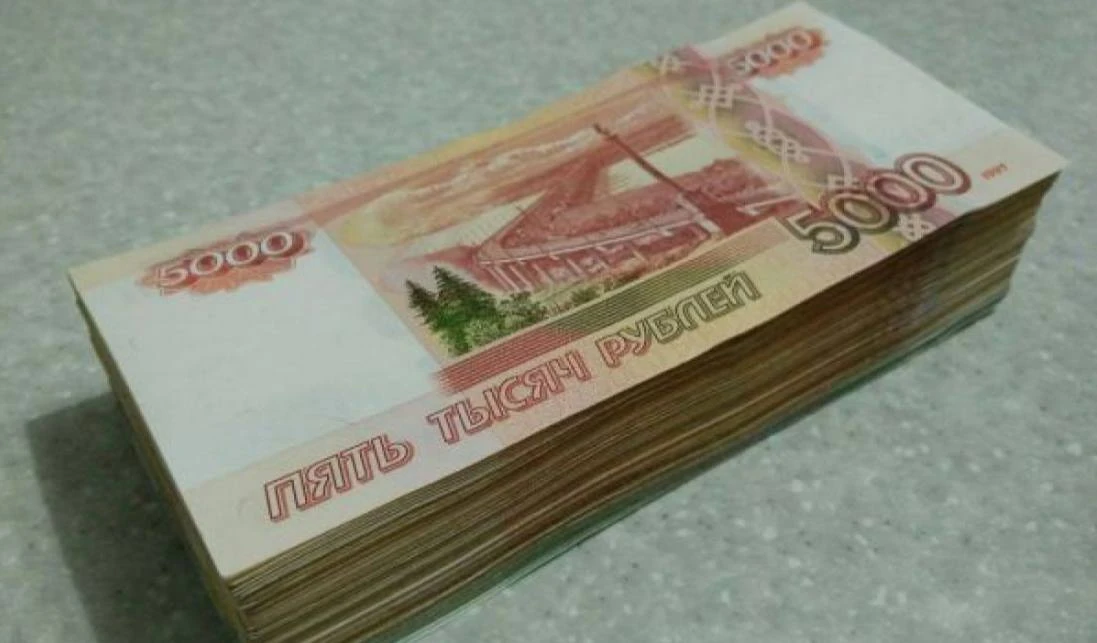 💰 17-летняя москвичка отдала мошенникам 2 млн рублей из семейного сейфа.