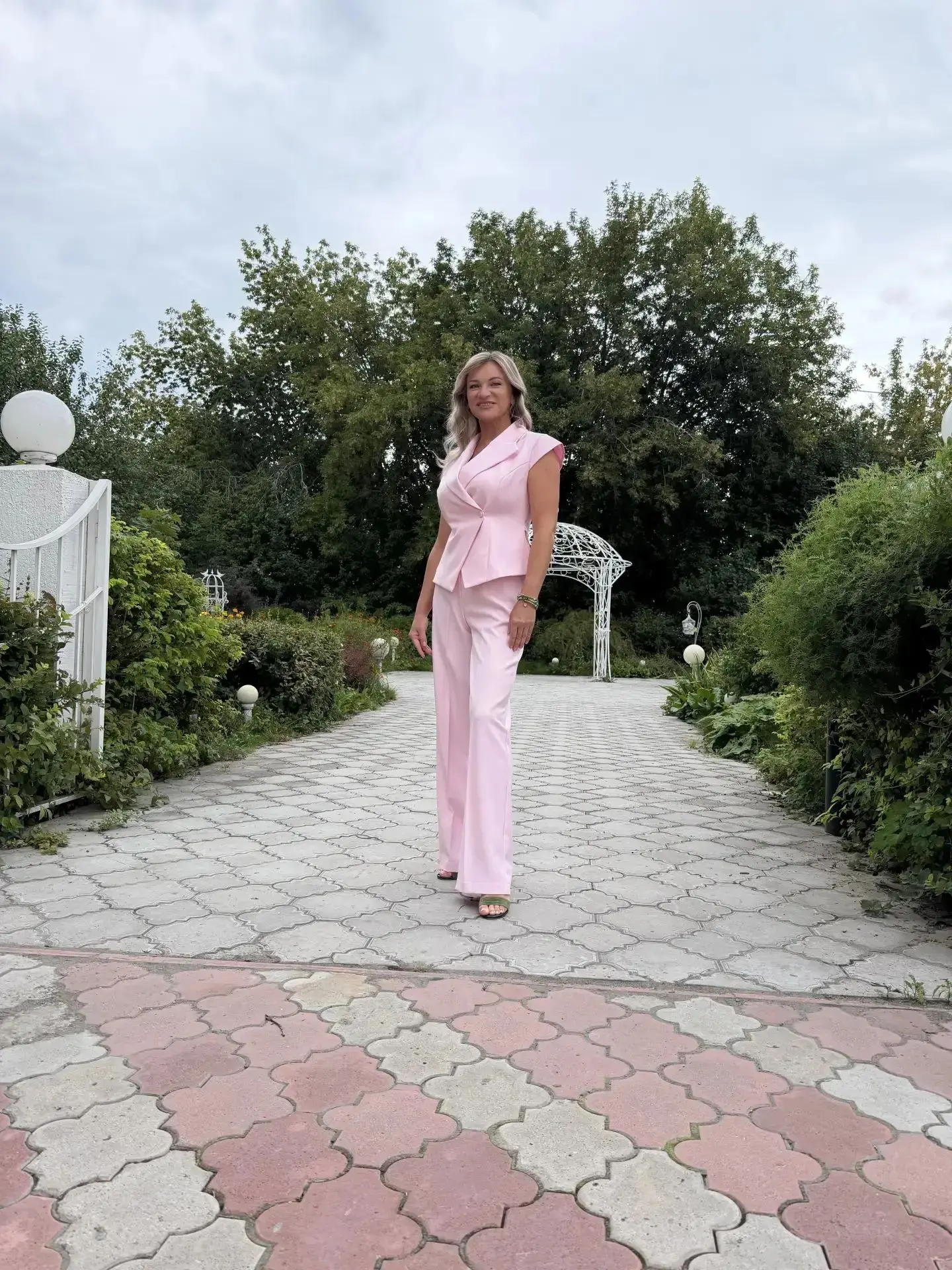 👧 Алла, 48
