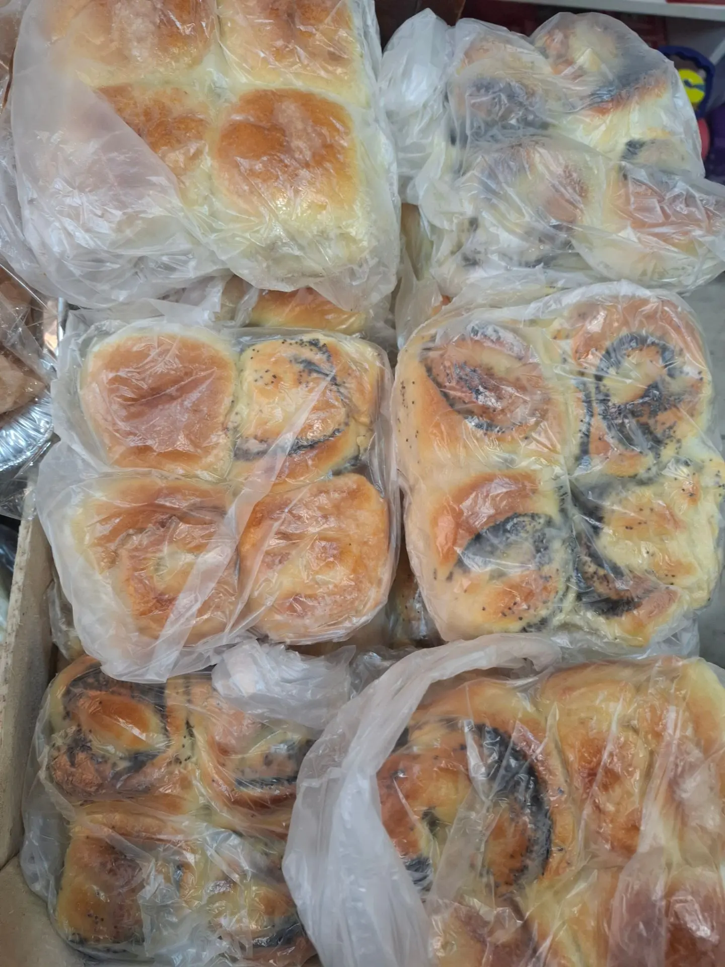 Свежие булочки и пончики на Донковцева 🍩🥐