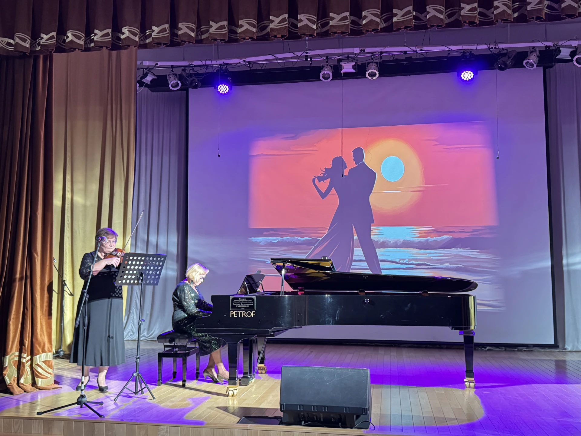 Сегодня в школе искусств «Камертон» звучали нескончаемые аплодисменты.👏