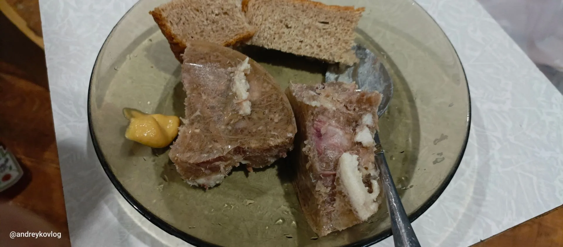 Купили холодец 😋. С горчицей самое то. 👍👍👍. Вкуснятина 😋😋