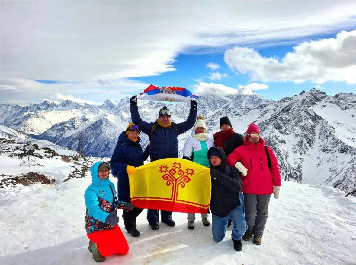 🏔️ НОВЫЙ ГОД НА ВЫСОТЕ 3847 МЕТРОВ: ЗИМНИЙ КАВКАЗ
