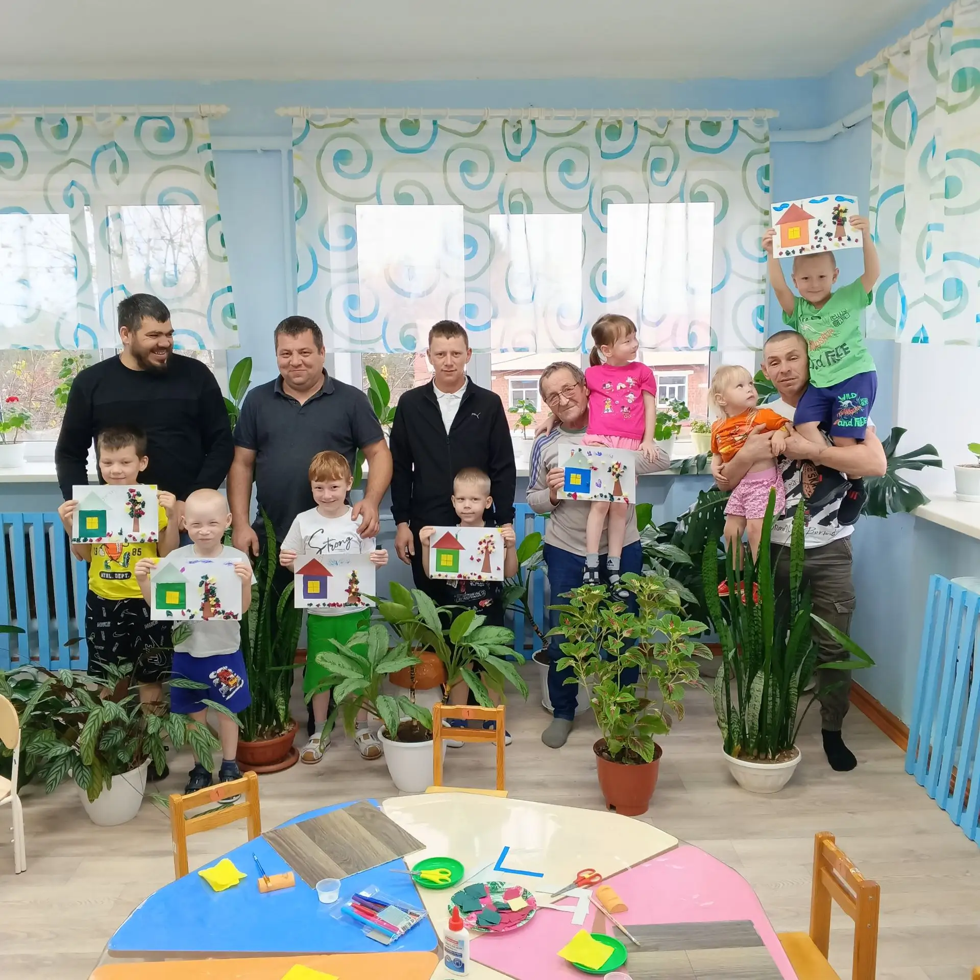 Говорят, что настоящий мужчина должен построить дом 🏡, посадить дерево 🌲 и вырастить ...