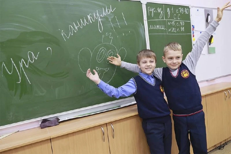 🏫В Приморье уже в этом месяце школьников ждут самые длинные за 10 лет осенние каникулы...