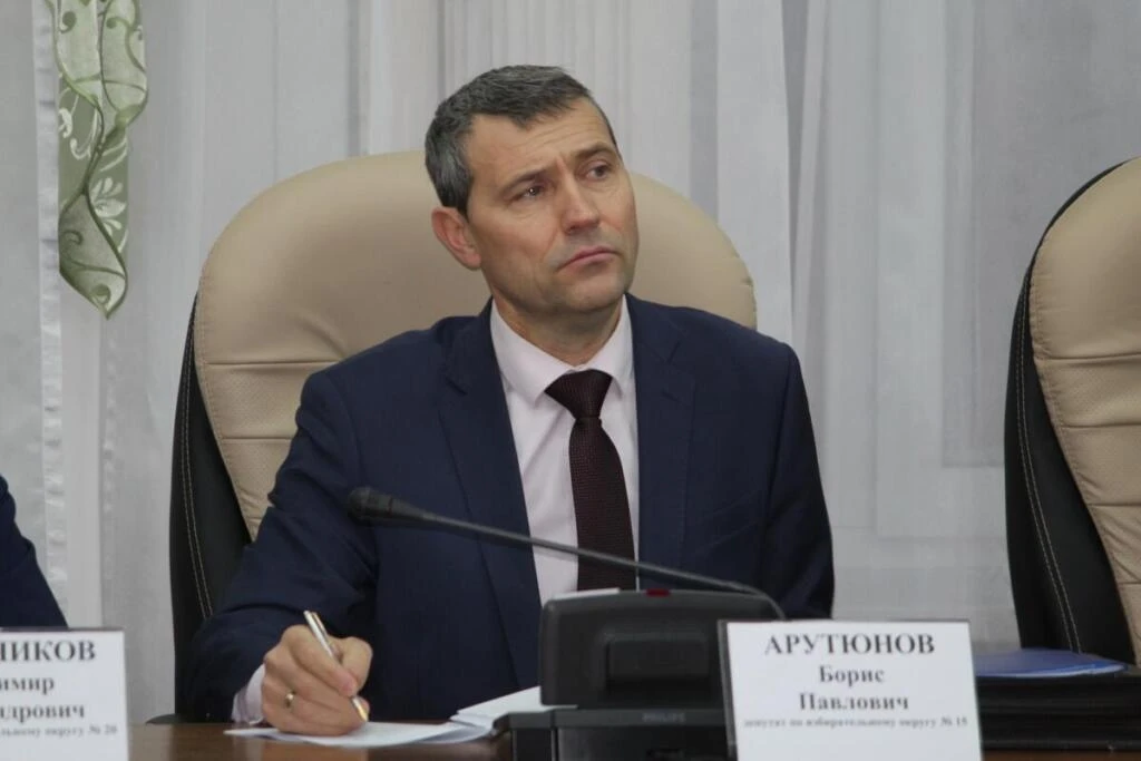 Борис Арутюнов возглавил горсовет Бердска: что известно о новом спикере