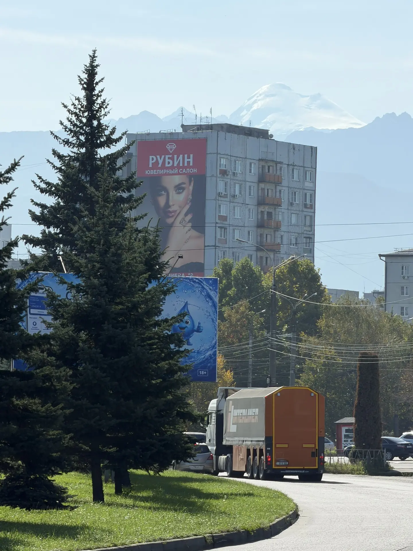 Владикавказ — это город с, пожалуй, одной из самых красивых пешеходных улиц в России! �...