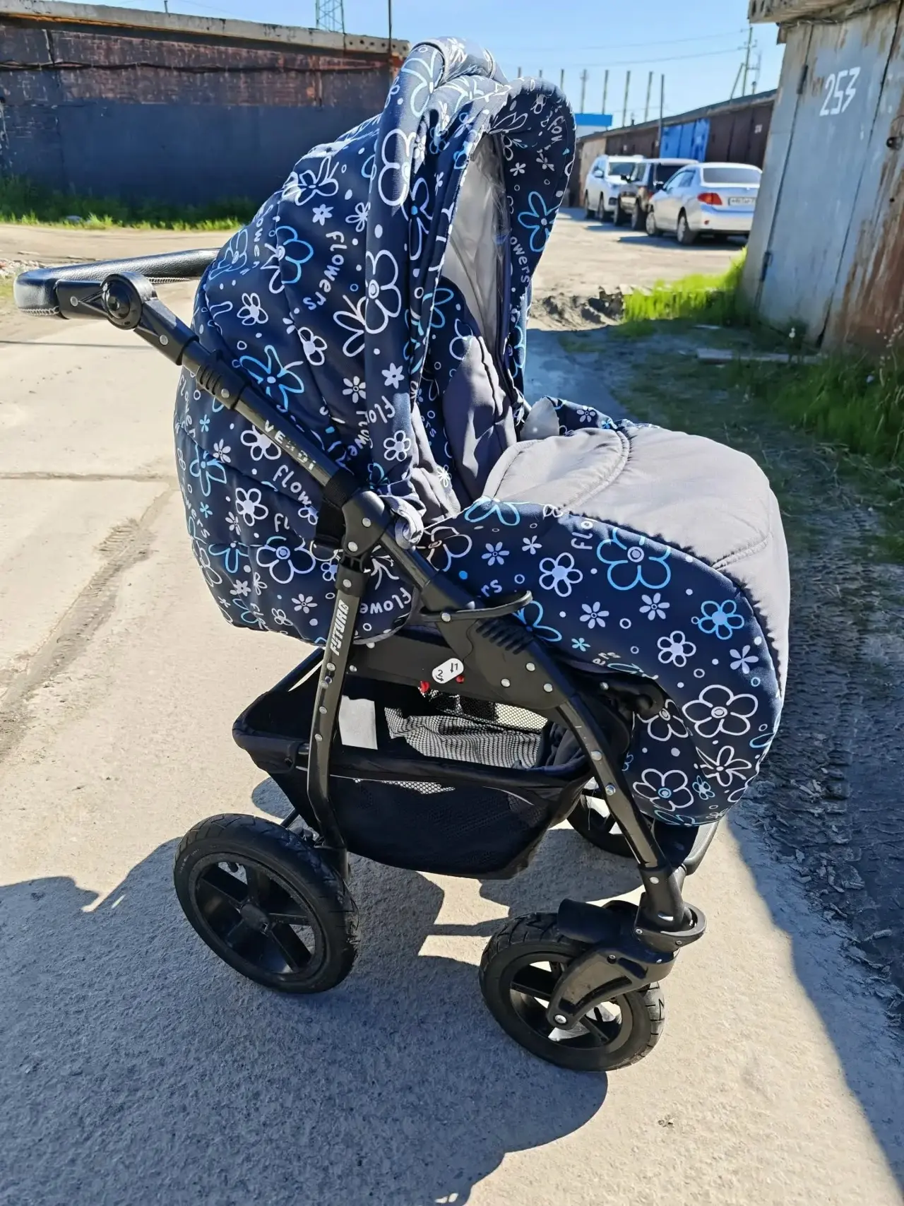 Отдам коляску 3*1.