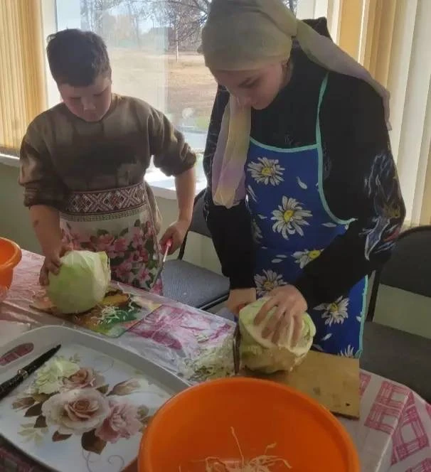 Осенний хруст в Новопетровском ЦКД: как прошел День квашеной капусты!