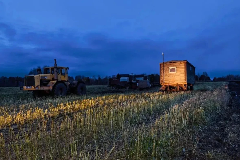 Пуля охотника попала в дом на колесах и ранила человека в Красноярском крае.