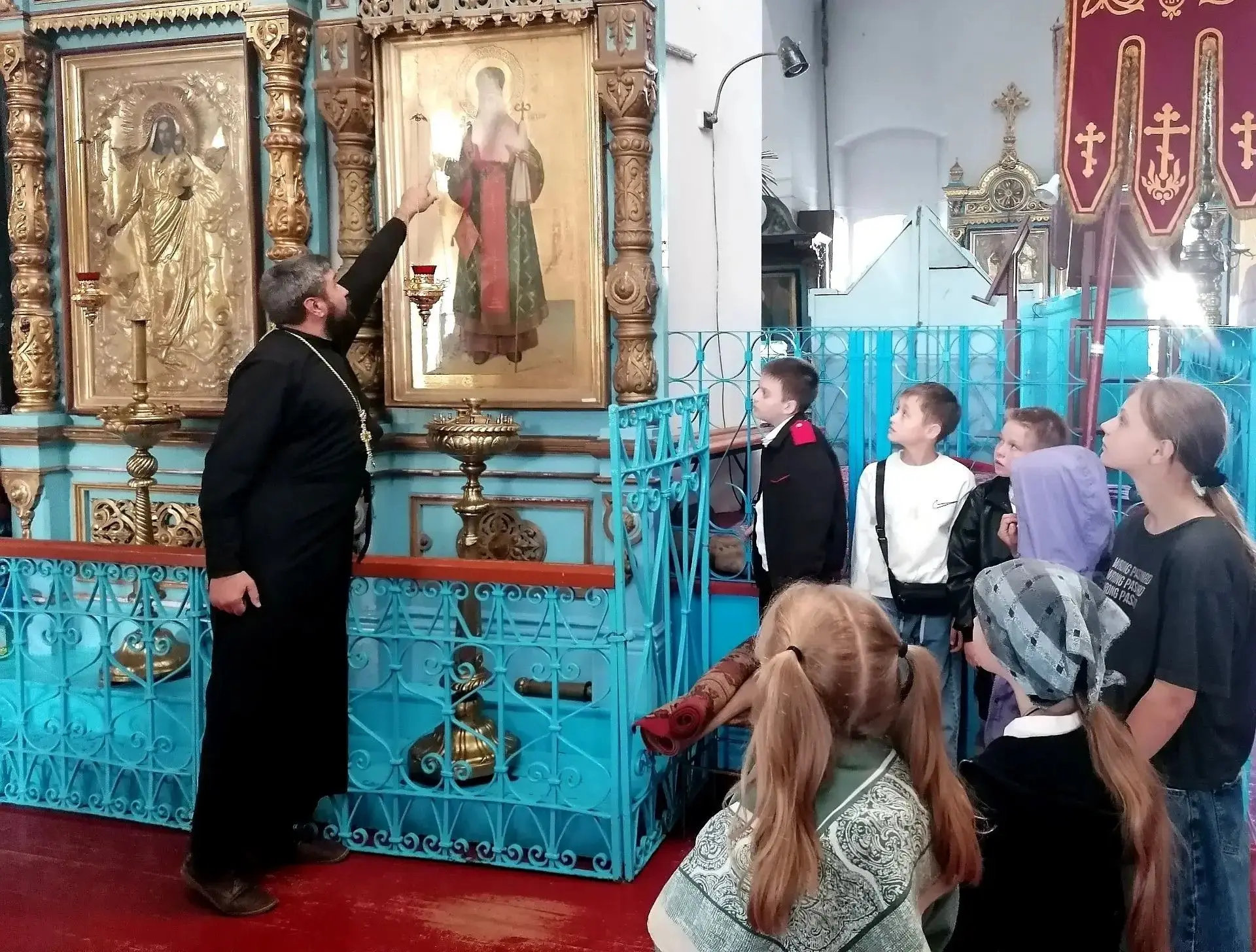 Новоселицкий священник встретился с детьми