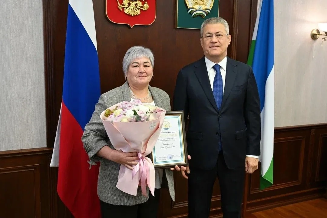 Вчера Глава Башкортостана Радий Фаритович Хабиров наградил сотрудников участковых избир...