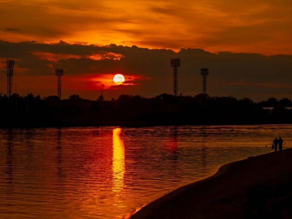 🌅 Невероятной красоты закат в Твери