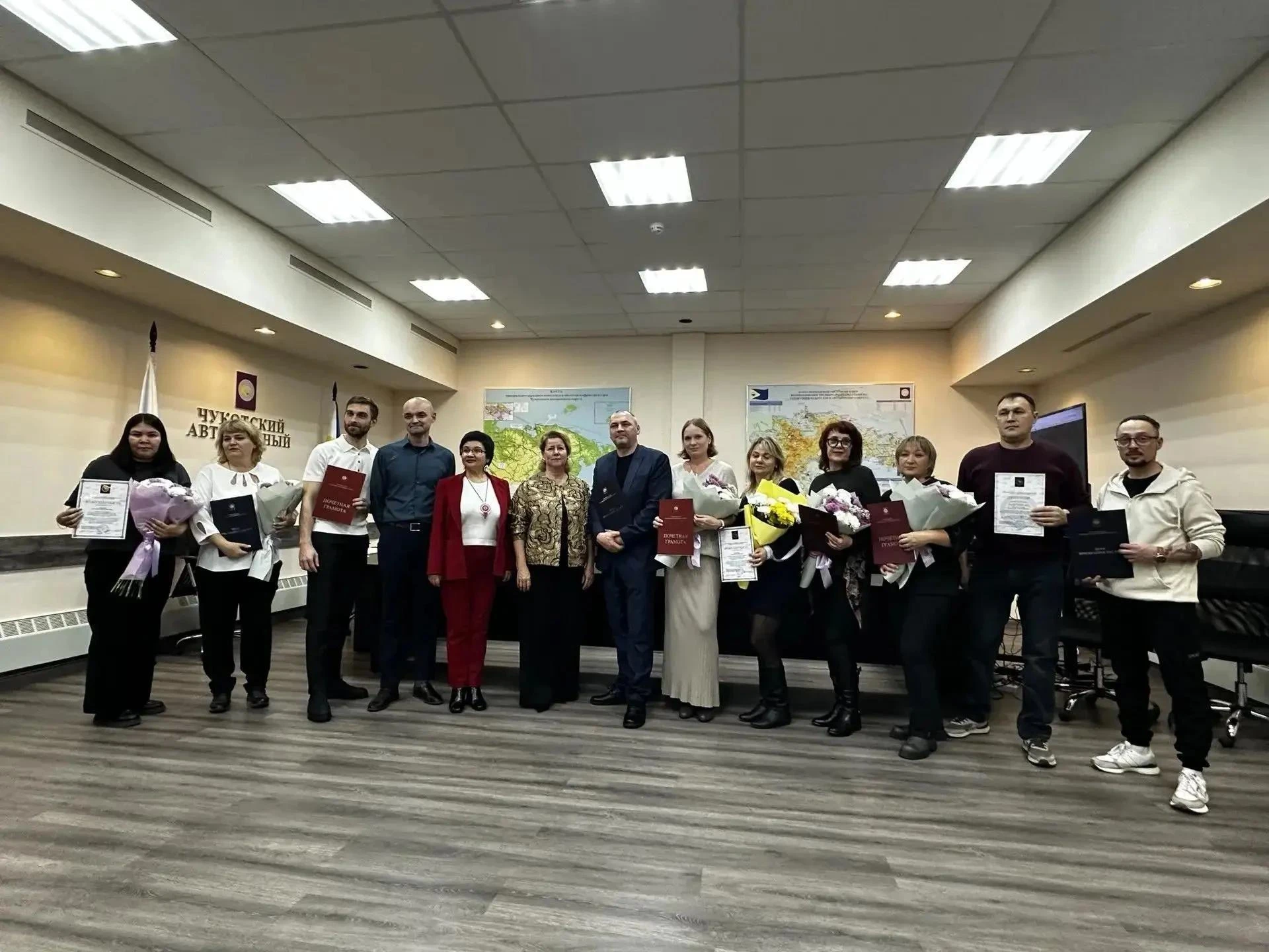 👥 В Анадыре наградили заслуженных работников сельского хозяйства и перерабатывающей пр...