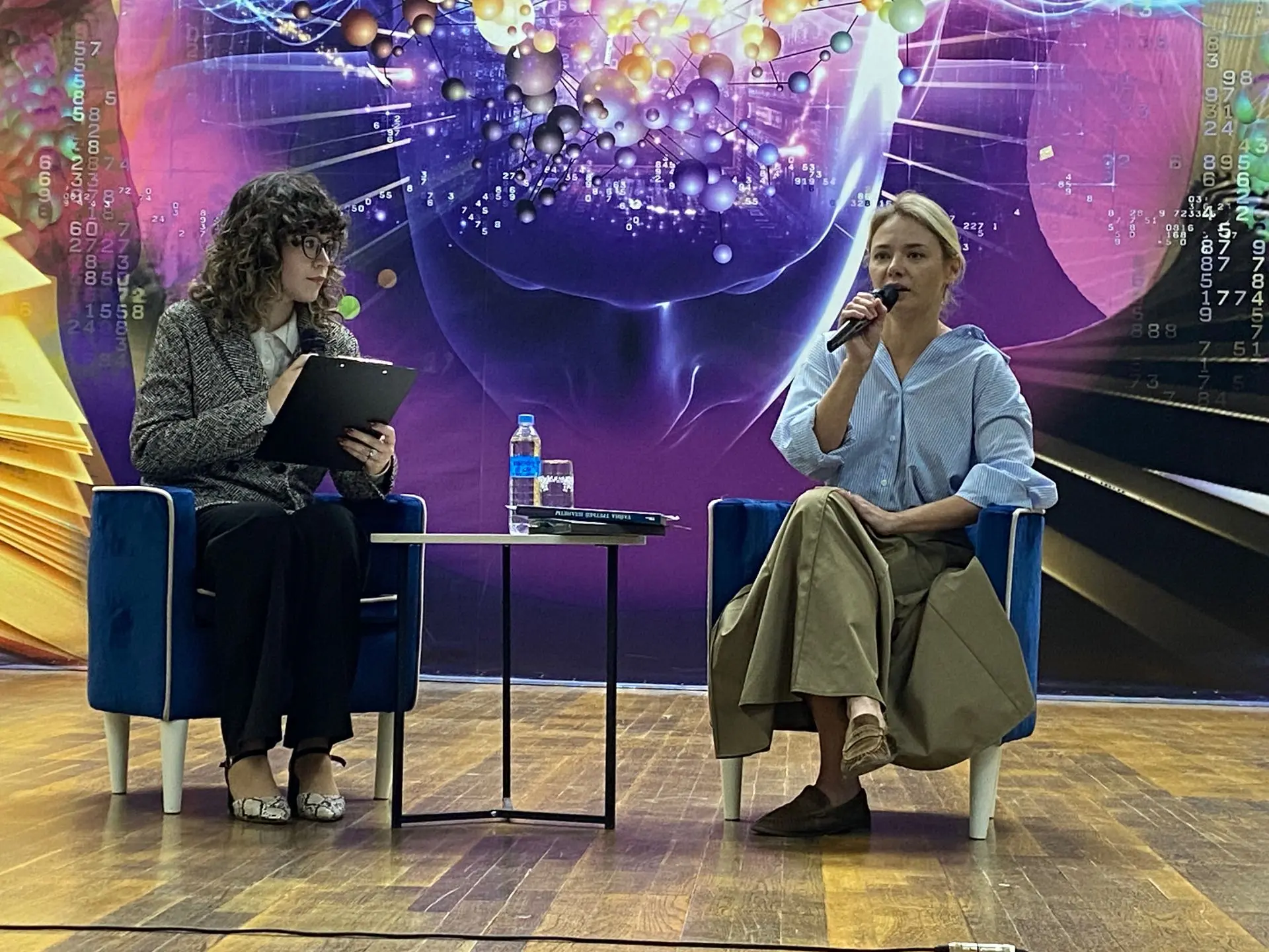 Актриса Карина Разумовская в Отрадном: «Стыдно не читать»