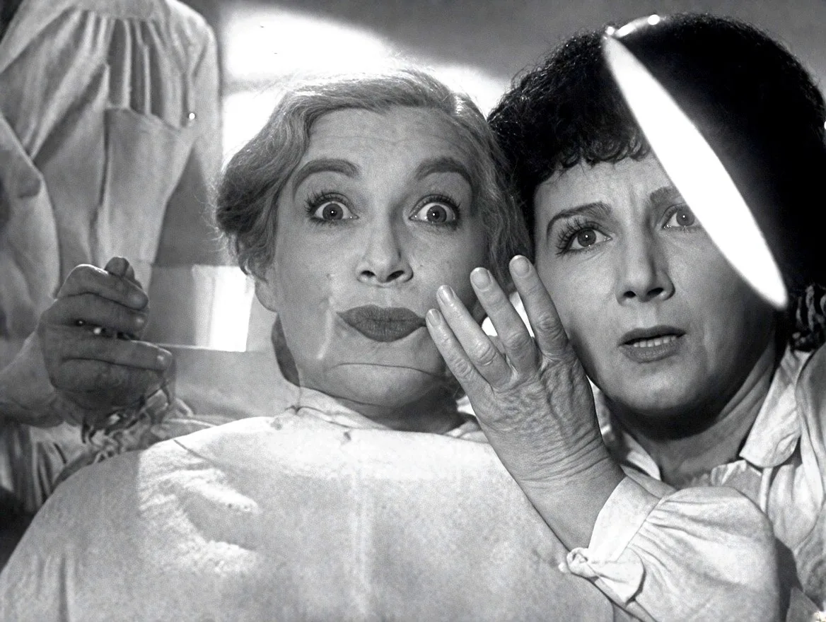 Любовь Орлова и Рина Зелёная в фильме "Весна", 1947 год.