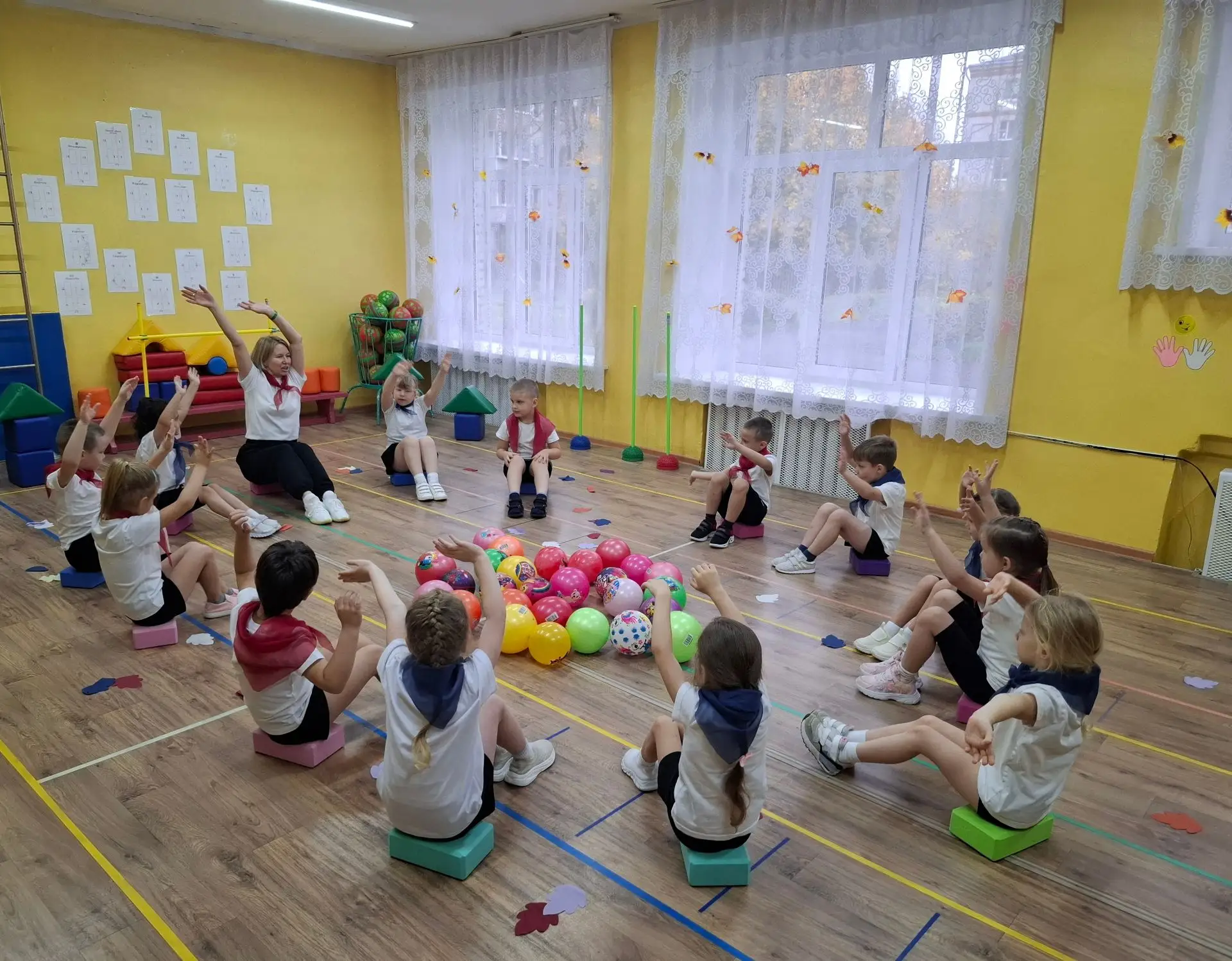 Всем ДОБРОГО УТРА желают группа Лучики  и Наталья Ивановна!!