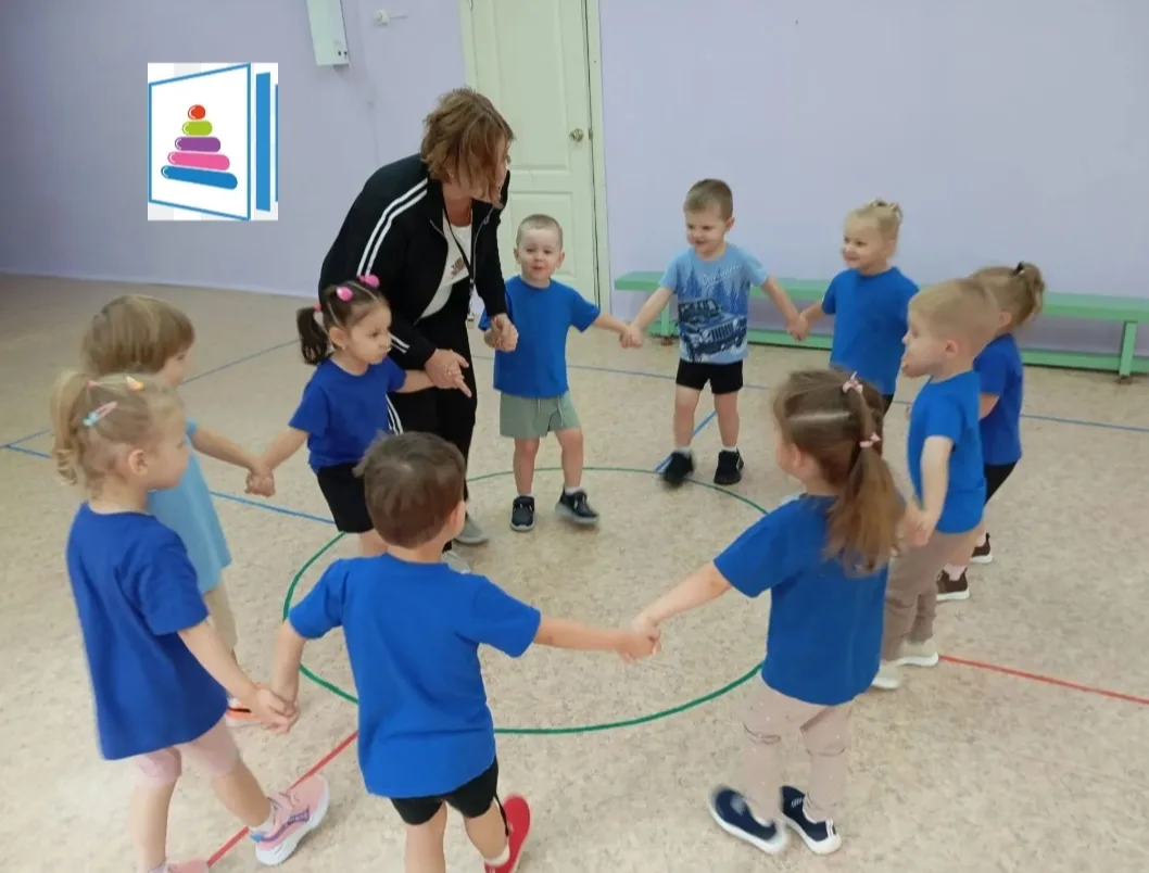 Как проходят спортивные игры в саду с малышами 3–4 лет?