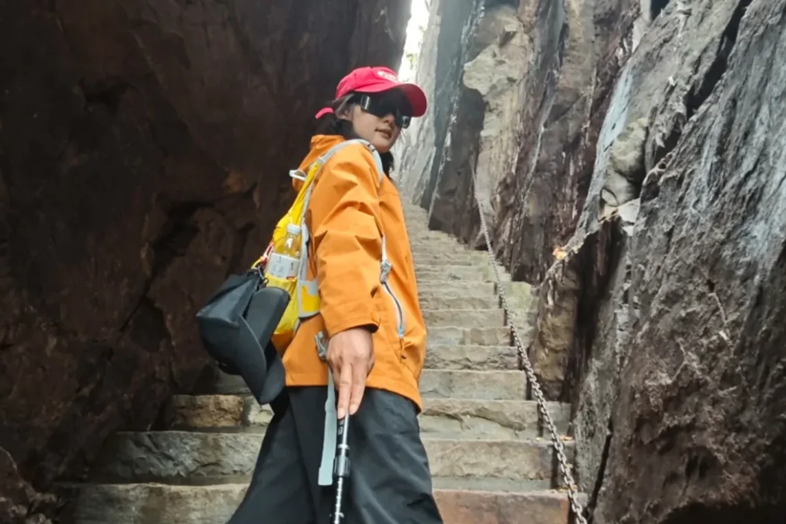 ⛰ Китаянка покорила пять священных гор за пять дней